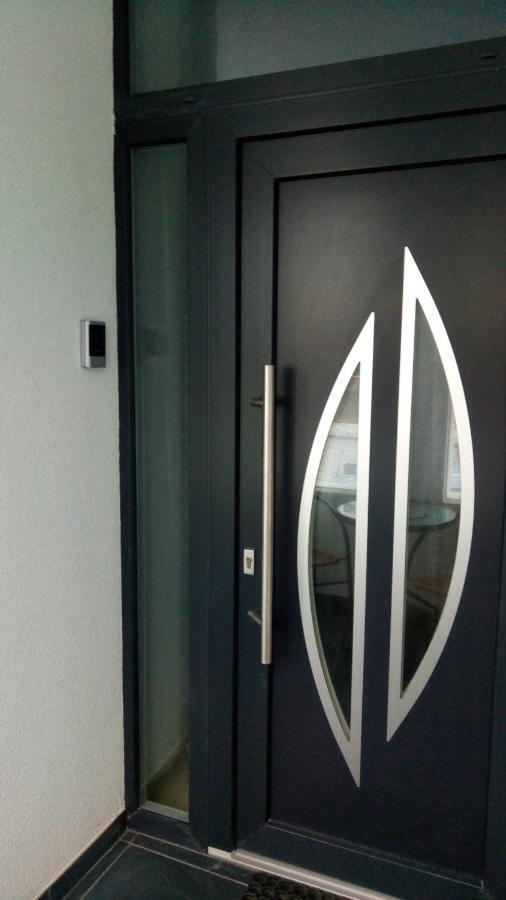 Loli Apartman Miskolc Luaran gambar