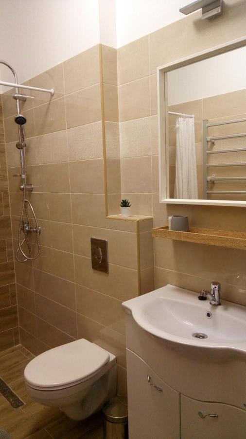 Loli Apartman Miskolc Luaran gambar