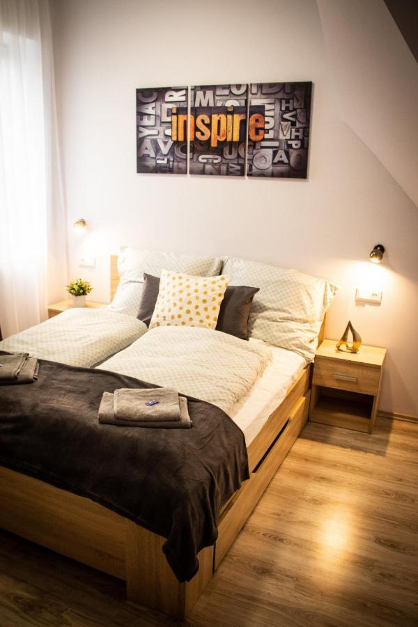 Loli Apartman Miskolc Luaran gambar