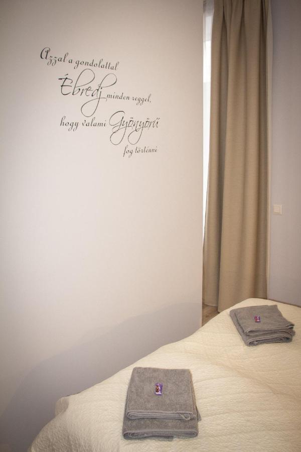 Loli Apartman Miskolc Luaran gambar
