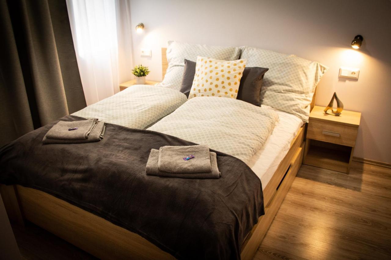 Loli Apartman Miskolc Luaran gambar