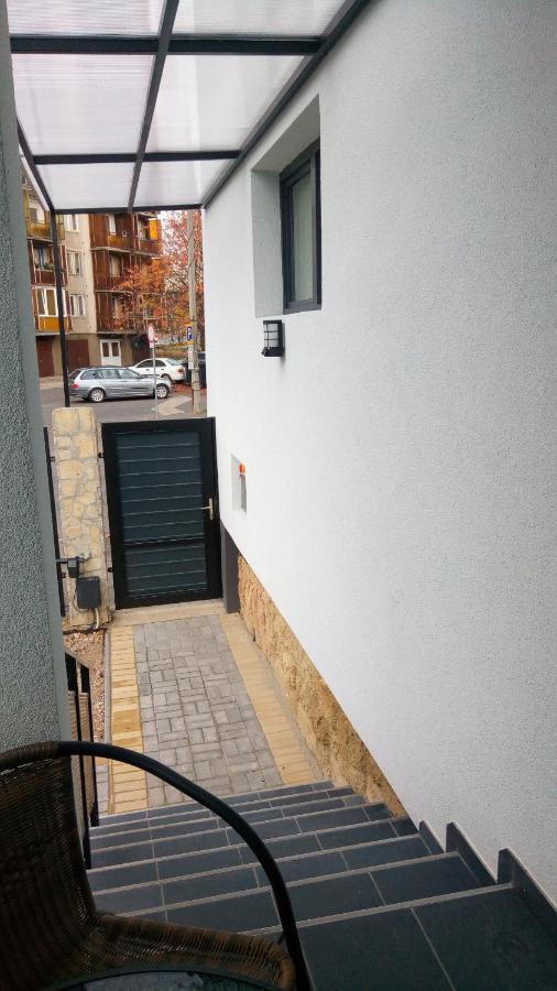 Loli Apartman Miskolc Luaran gambar