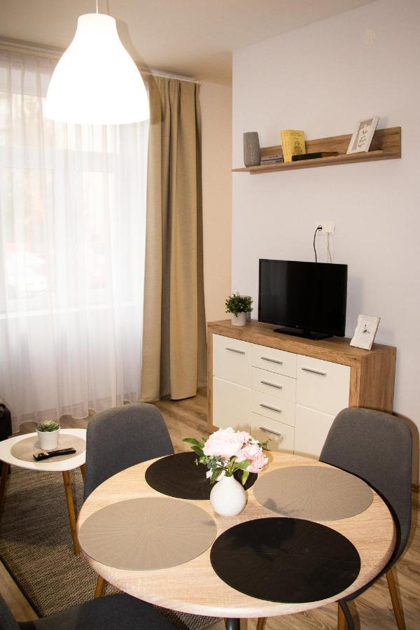 Loli Apartman Miskolc Luaran gambar